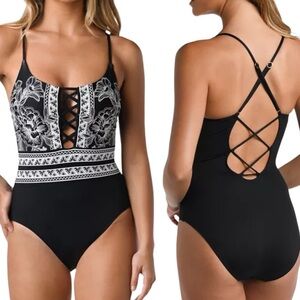 LA BLANCA One Piece Swimsuit! Retail $135.